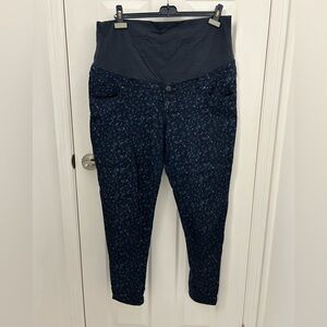 Thyme Maternity Dark Floral Jeans/Leggings, Sz XL